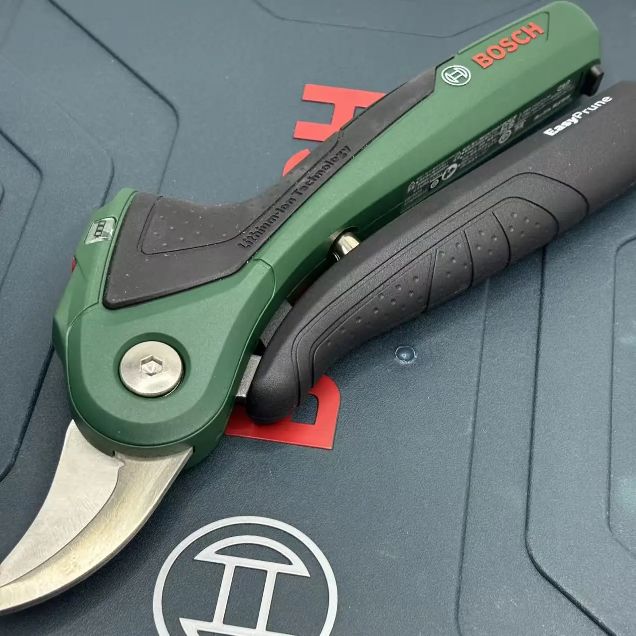 Gunting Pangkas Pohon Pintar T - Smart Garden Bosch ulasan dan harga